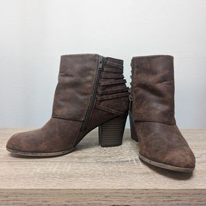 by Fergalicious - Zip-Up Booties